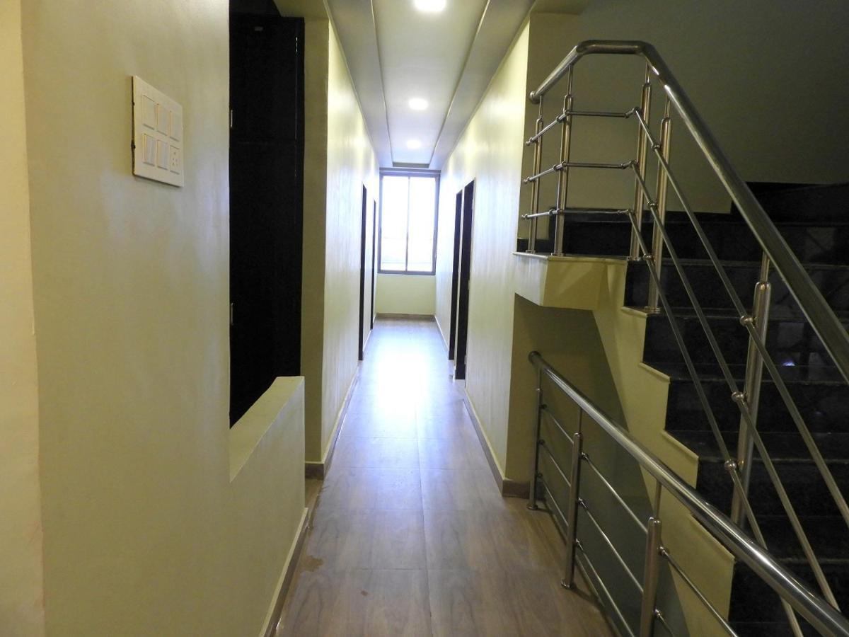Hotel Somnath Daksh Exterior photo